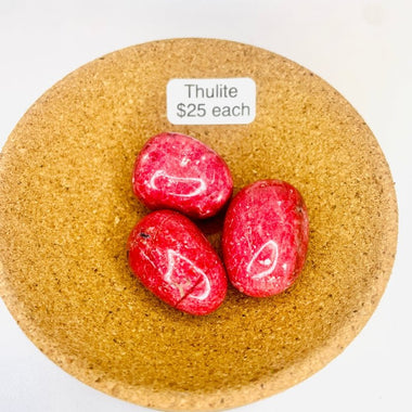 Thulite Tumbles 2.5 cm| Love · Vitality · Joy - Ai NeDefault Category