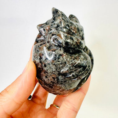 Yooperlite Crystal Gargoyle Hatchling UV Reactive 7.5cm - Ai Ne