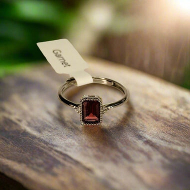 925 Sterling Silver Emerald Cut Red Garnet Crystal Ring | Grounding Protection Revitalizing - Ai NeDefault Category