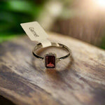 925 Sterling Silver Emerald Cut Red Garnet Crystal Ring | Grounding Protection Revitalizing - Ai NeDefault Category