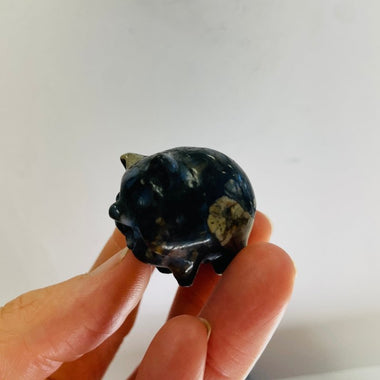 Carved Crystal Animal Pig 3cm wide - Ai Ne