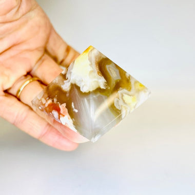 Cherry Blossom Agate Crystal Pyramid | Embrace Beauty and Inner Harmony 4.3cm - Ai NeDefault Category