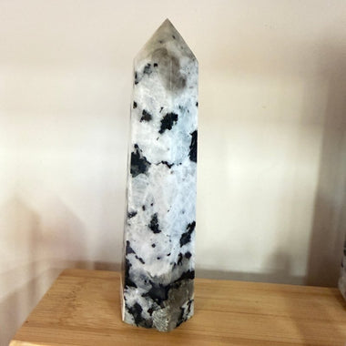 Moonstone Crystal Tower 14.5 cm Height - Ai Ne