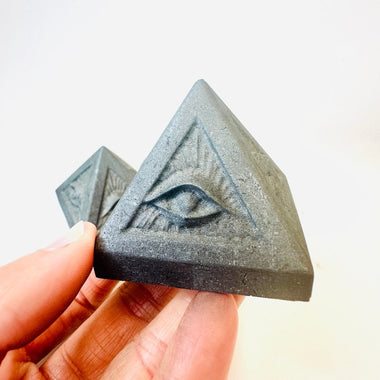 Shungite Crystal Pyramid 4.5 cm | 96 grams - Ai Ne