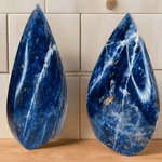 Sodalite Crystal Healing Gemstone Flame 13 cm | Serenity and Spiritual - Ai NeDefault Category