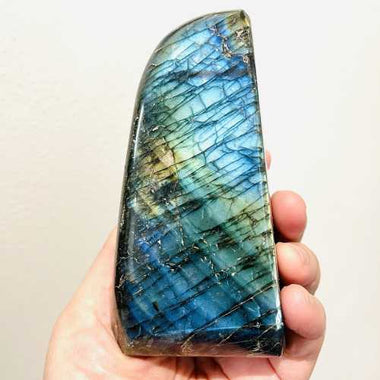 Authentic High-Quality Labradorite Crystal Freeform | Mystical Energies and Radiant Beauty - Ai NeDefault Category